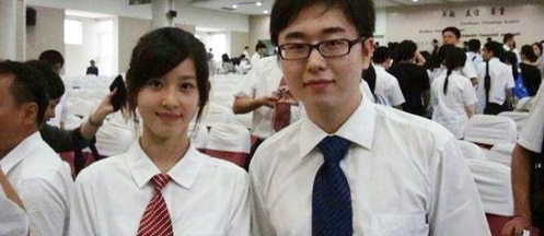 “奶茶妹妹”高中前男友曝光 学霸惨遭女神抛弃