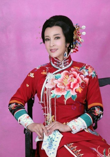 刘晓庆被曝美国结婚 知情人:老公系美籍华人